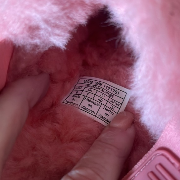 UGG Super Fluff Pink Slippers - Picture 6 of 6